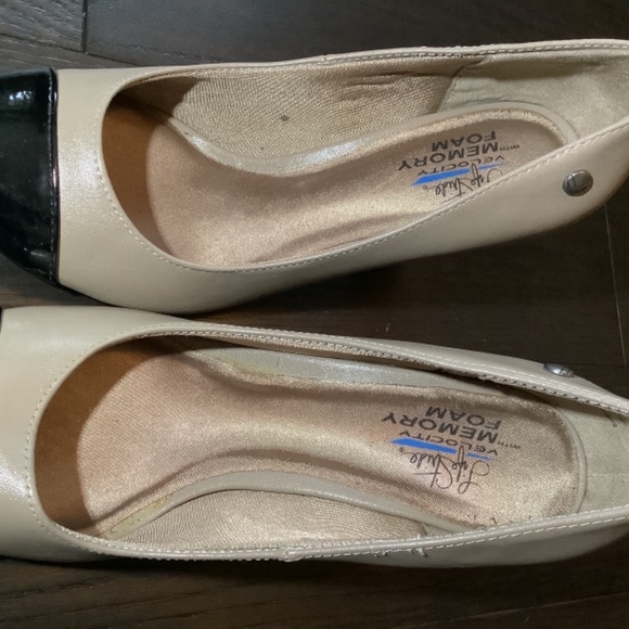Black and Tan heels Life Stride heels size 6 - Picture 8 of 8